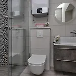 Luxurious Toma *