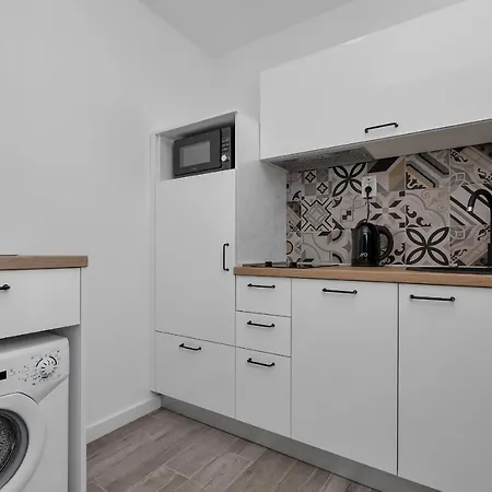 Luxurious Toma * Μακάρσκα