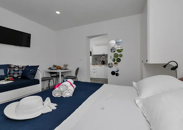 Luxurious Toma Μακάρσκα